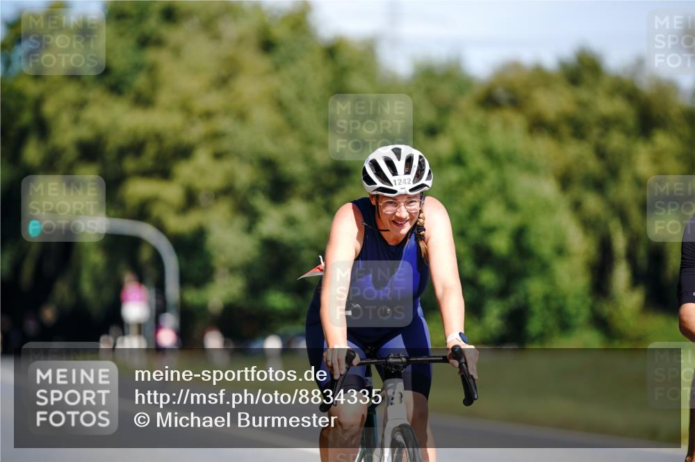 07.09.2025 - 19. Norderstedt Triathlon Michael Burmester http://msf.ph/oto/8834335 07.09.2025 12:17:59 Radfahren 164, 1242 meine-sportfotos.de