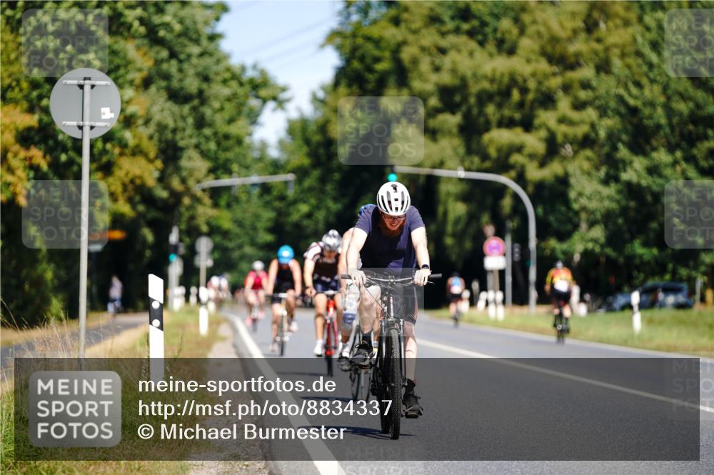 07.09.2025 - 19. Norderstedt Triathlon Michael Burmester http://msf.ph/oto/8834337 07.09.2025 12:18:09 Radfahren 227, 697 meine-sportfotos.de