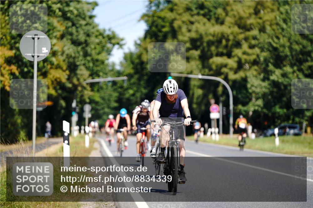 07.09.2025 - 19. Norderstedt Triathlon Michael Burmester http://msf.ph/oto/8834339 07.09.2025 12:18:09 Radfahren 227, 697 meine-sportfotos.de