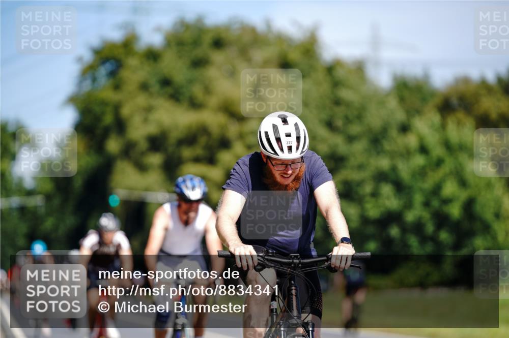 07.09.2025 - 19. Norderstedt Triathlon Michael Burmester http://msf.ph/oto/8834341 07.09.2025 12:18:11 Radfahren 227, 697, 1311 meine-sportfotos.de