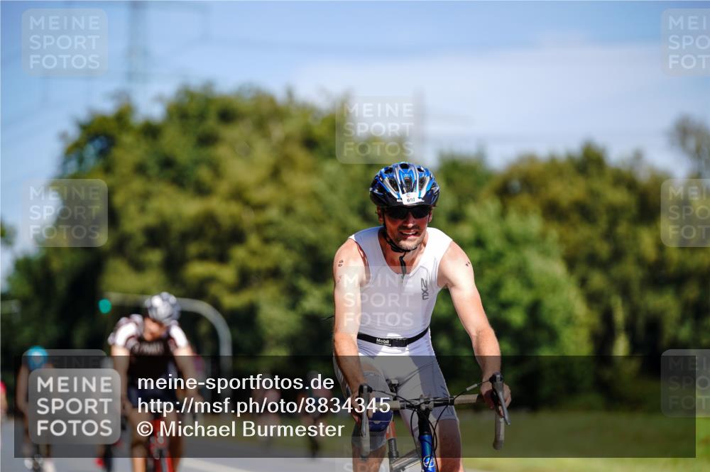 07.09.2025 - 19. Norderstedt Triathlon Michael Burmester http://msf.ph/oto/8834345 07.09.2025 12:18:12 Radfahren 227, 697, 1311 meine-sportfotos.de