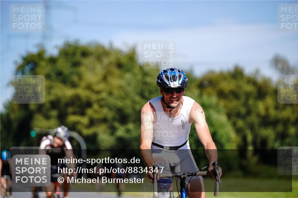 07.09.2025 - 19. Norderstedt Triathlon Michael Burmester http://msf.ph/oto/8834347 07.09.2025 12:18:12 Radfahren 227, 697, 1311 meine-sportfotos.de