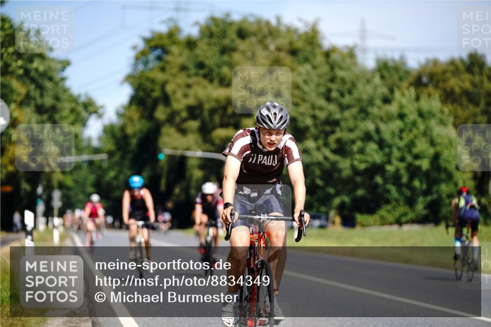 07.09.2025 - 19. Norderstedt Triathlon Michael Burmester http://msf.ph/oto/8834349 07.09.2025 12:18:13 Radfahren 227, 697, 1233, 1311 meine-sportfotos.de