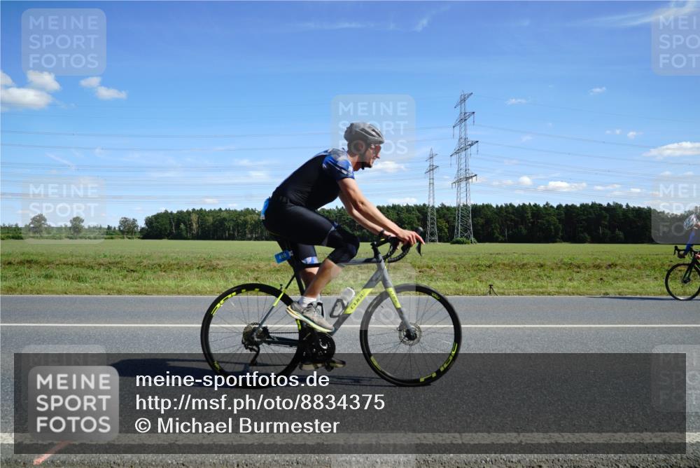 07.09.2025 - 19. Norderstedt Triathlon Michael Burmester http://msf.ph/oto/8834375 07.09.2025 13:58:55 Radfahren 410 meine-sportfotos.de