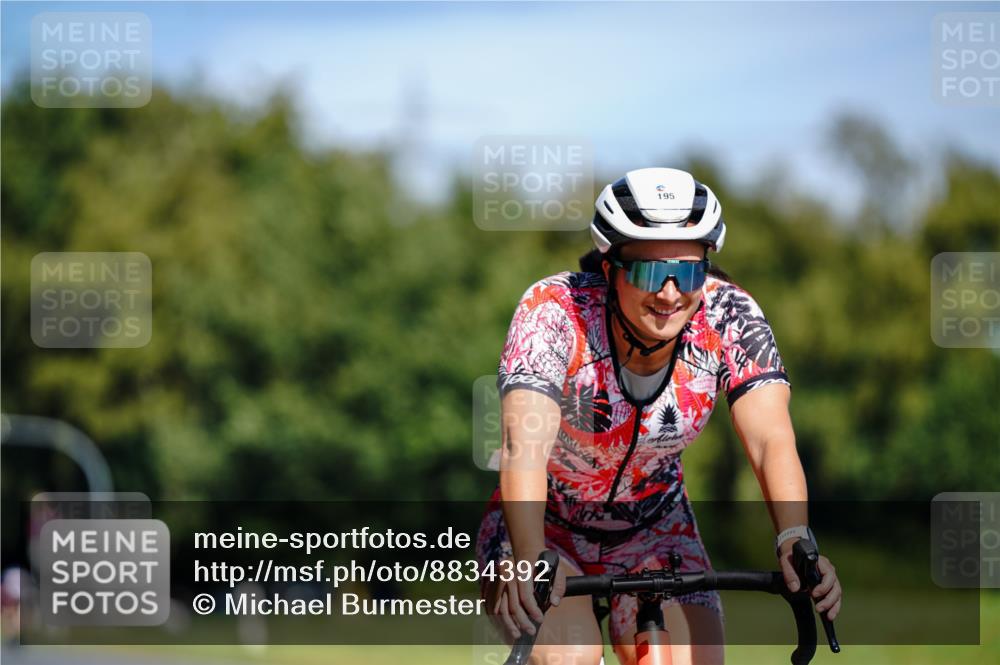 07.09.2025 - 19. Norderstedt Triathlon Michael Burmester http://msf.ph/oto/8834392 07.09.2025 12:18:32 Radfahren 195, 724, 1309 meine-sportfotos.de