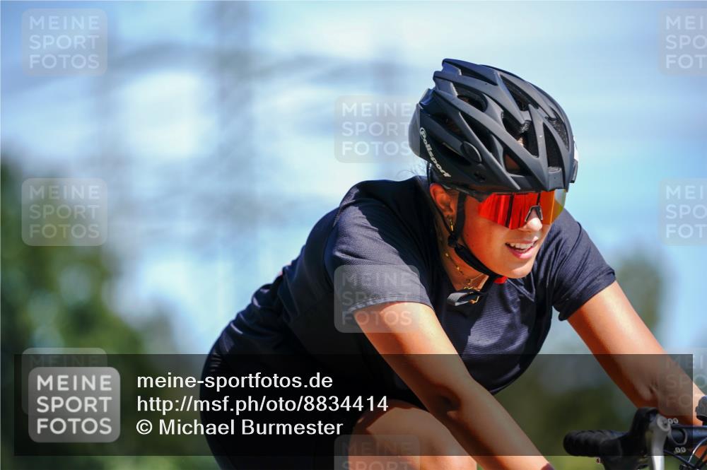 07.09.2025 - 19. Norderstedt Triathlon Michael Burmester http://msf.ph/oto/8834414 07.09.2025 12:19:08 Radfahren 1387 meine-sportfotos.de