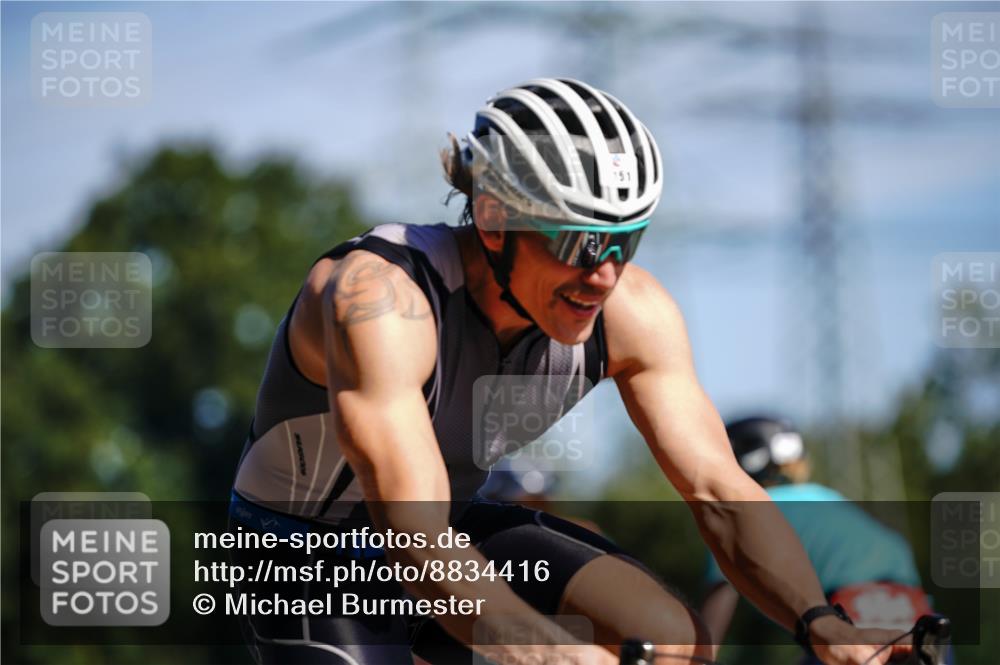 07.09.2025 - 19. Norderstedt Triathlon Michael Burmester http://msf.ph/oto/8834416 07.09.2025 12:19:25 Radfahren 151, 182 meine-sportfotos.de