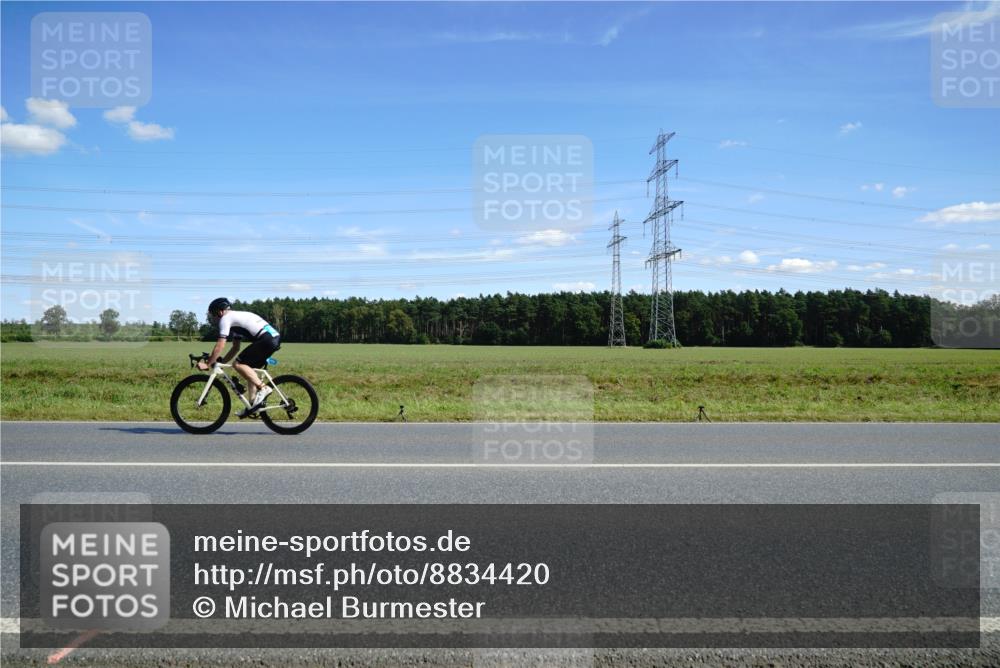 07.09.2025 - 19. Norderstedt Triathlon Michael Burmester http://msf.ph/oto/8834420 07.09.2025 13:59:04 Radfahren  meine-sportfotos.de