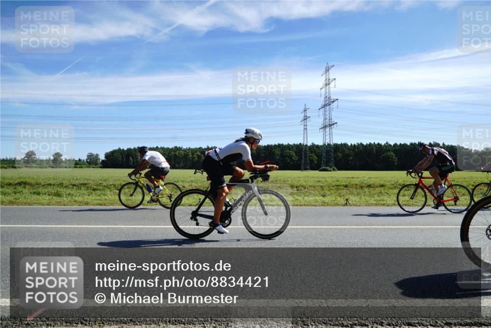 07.09.2025 - 19. Norderstedt Triathlon Michael Burmester http://msf.ph/oto/8834421 07.09.2025 11:57:47 Radfahren 186, 202, 775, 1286 meine-sportfotos.de