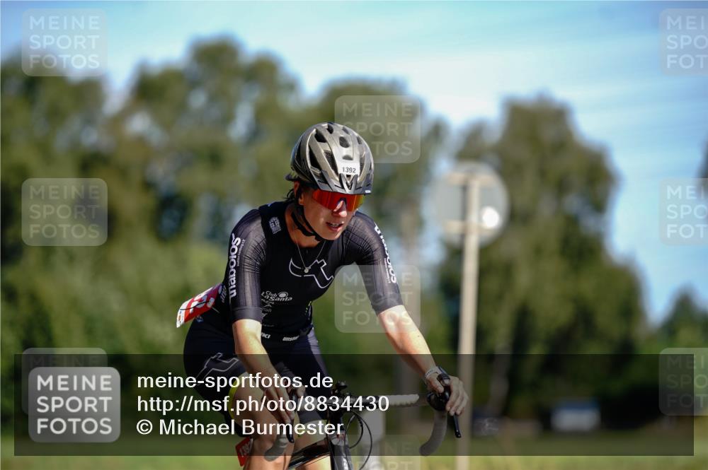 07.09.2025 - 19. Norderstedt Triathlon Michael Burmester http://msf.ph/oto/8834430 07.09.2025 12:19:37 Radfahren 811, 852, 1392 meine-sportfotos.de