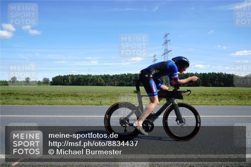 07.09.2025 - 19. Norderstedt Triathlon Michael Burmester http://msf.ph/oto/8834437 07.09.2025 13:59:18 Radfahren 976, 1038 meine-sportfotos.de