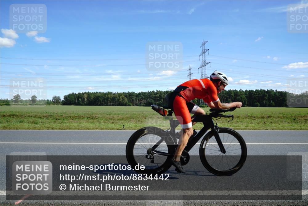 07.09.2025 - 19. Norderstedt Triathlon Michael Burmester http://msf.ph/oto/8834442 07.09.2025 13:59:20 Radfahren 976, 1038 meine-sportfotos.de