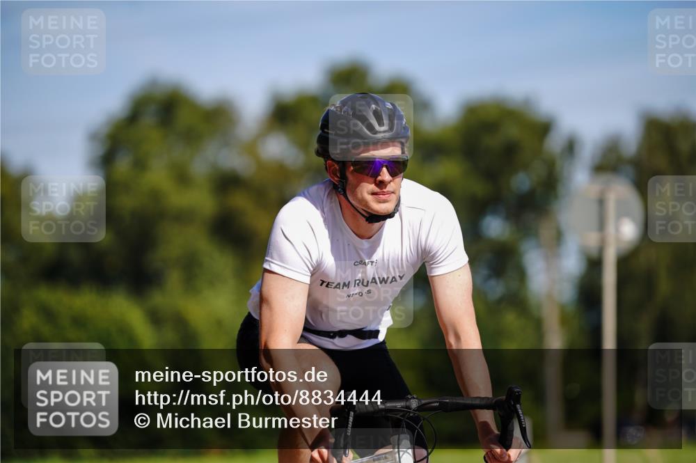 07.09.2025 - 19. Norderstedt Triathlon Michael Burmester http://msf.ph/oto/8834444 07.09.2025 12:19:53 Radfahren 139 meine-sportfotos.de