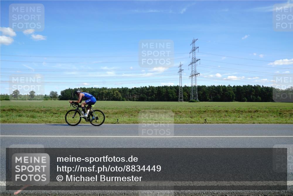 07.09.2025 - 19. Norderstedt Triathlon Michael Burmester http://msf.ph/oto/8834449 07.09.2025 13:59:25 Radfahren  meine-sportfotos.de