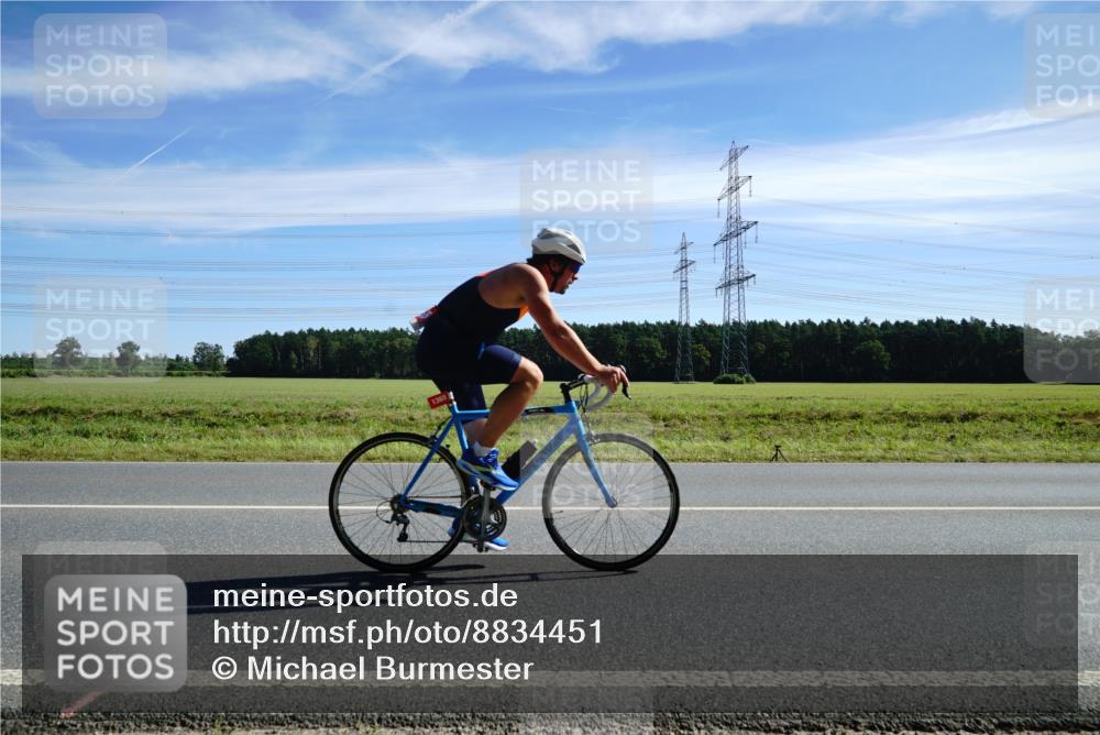 07.09.2025 - 19. Norderstedt Triathlon Michael Burmester http://msf.ph/oto/8834451 07.09.2025 11:57:54 Radfahren 1365 meine-sportfotos.de