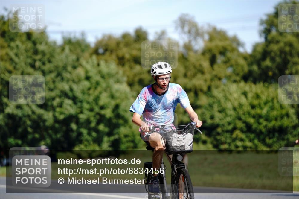 07.09.2025 - 19. Norderstedt Triathlon Michael Burmester http://msf.ph/oto/8834456 07.09.2025 12:20:07 Radfahren 767, 1261 meine-sportfotos.de