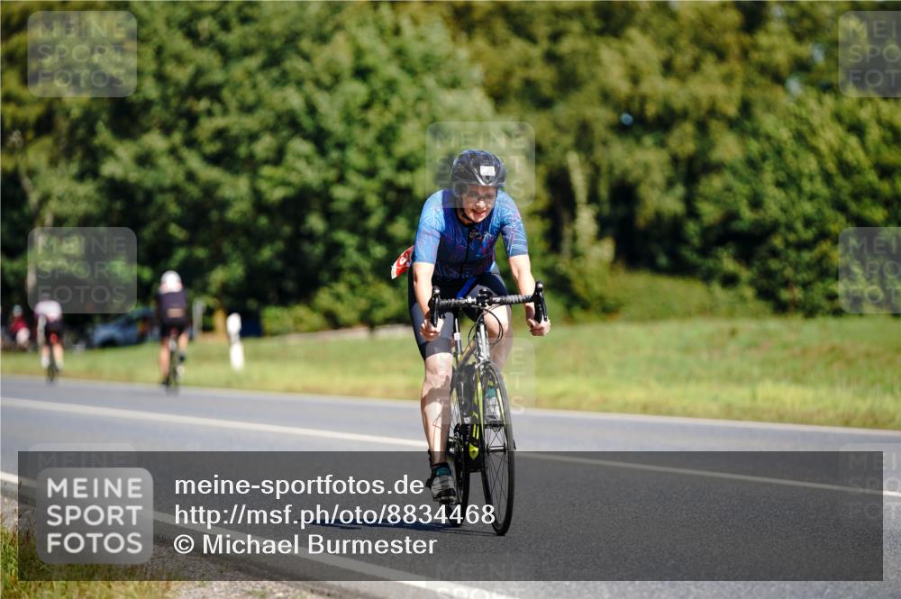 07.09.2025 - 19. Norderstedt Triathlon Michael Burmester http://msf.ph/oto/8834468 07.09.2025 12:20:16 Radfahren 243, 244 meine-sportfotos.de