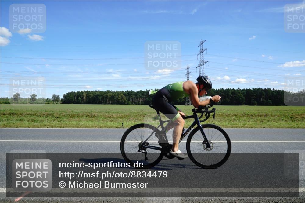 07.09.2025 - 19. Norderstedt Triathlon Michael Burmester http://msf.ph/oto/8834479 07.09.2025 13:59:40 Radfahren 991, 999, 1003, 1007 meine-sportfotos.de