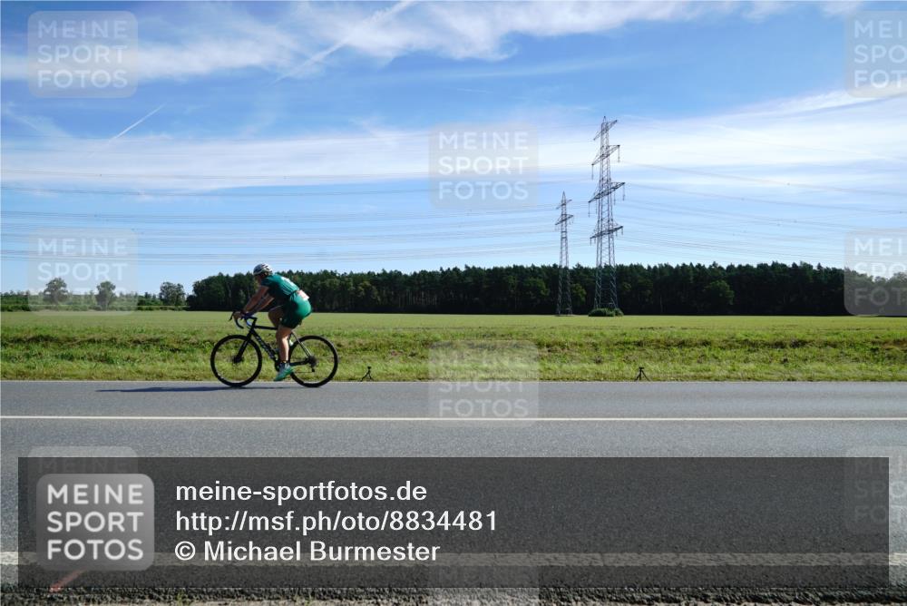 07.09.2025 - 19. Norderstedt Triathlon Michael Burmester http://msf.ph/oto/8834481 07.09.2025 11:58:03 Radfahren 1224 meine-sportfotos.de