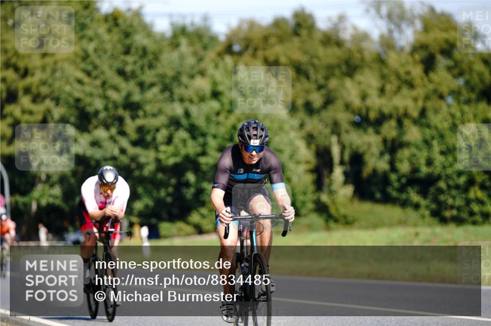 07.09.2025 - 19. Norderstedt Triathlon Michael Burmester http://msf.ph/oto/8834485 07.09.2025 12:20:49 Radfahren 824, 1322 meine-sportfotos.de