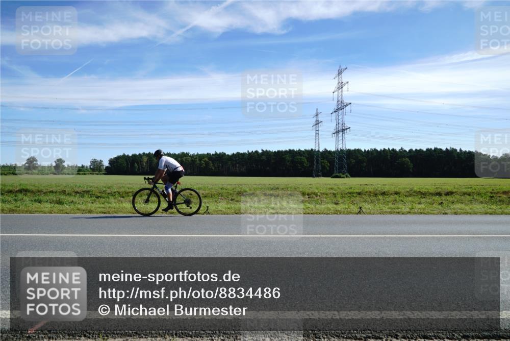 07.09.2025 - 19. Norderstedt Triathlon Michael Burmester http://msf.ph/oto/8834486 07.09.2025 11:58:05 Radfahren 1224 meine-sportfotos.de