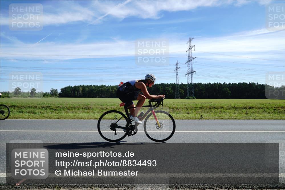07.09.2025 - 19. Norderstedt Triathlon Michael Burmester http://msf.ph/oto/8834493 07.09.2025 11:58:06 Radfahren 1224 meine-sportfotos.de