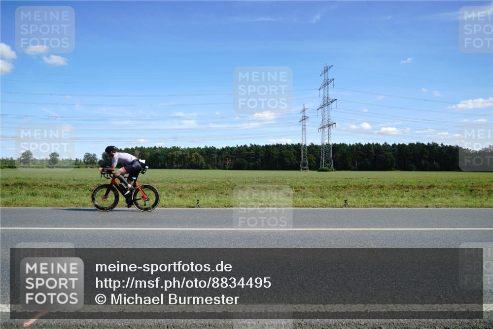 07.09.2025 - 19. Norderstedt Triathlon Michael Burmester http://msf.ph/oto/8834495 07.09.2025 13:59:46 Radfahren  meine-sportfotos.de