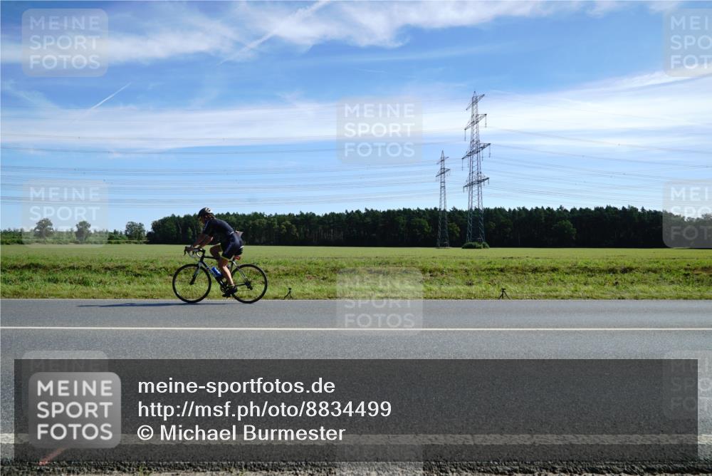 07.09.2025 - 19. Norderstedt Triathlon Michael Burmester http://msf.ph/oto/8834499 07.09.2025 11:58:09 Radfahren 1224 meine-sportfotos.de