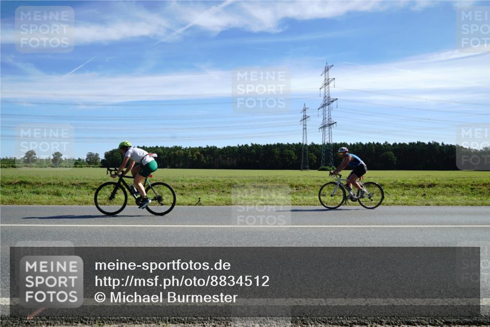 07.09.2025 - 19. Norderstedt Triathlon Michael Burmester http://msf.ph/oto/8834512 07.09.2025 11:58:24 Radfahren 1359 meine-sportfotos.de