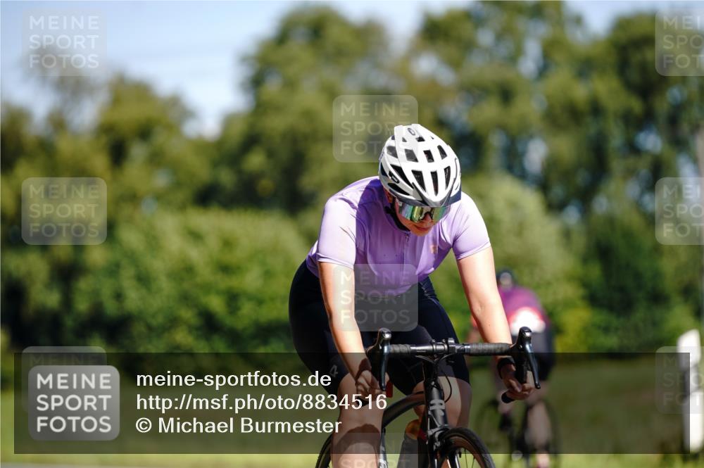 07.09.2025 - 19. Norderstedt Triathlon Michael Burmester http://msf.ph/oto/8834516 07.09.2025 12:21:14 Radfahren 176, 202, 699, 1252 meine-sportfotos.de