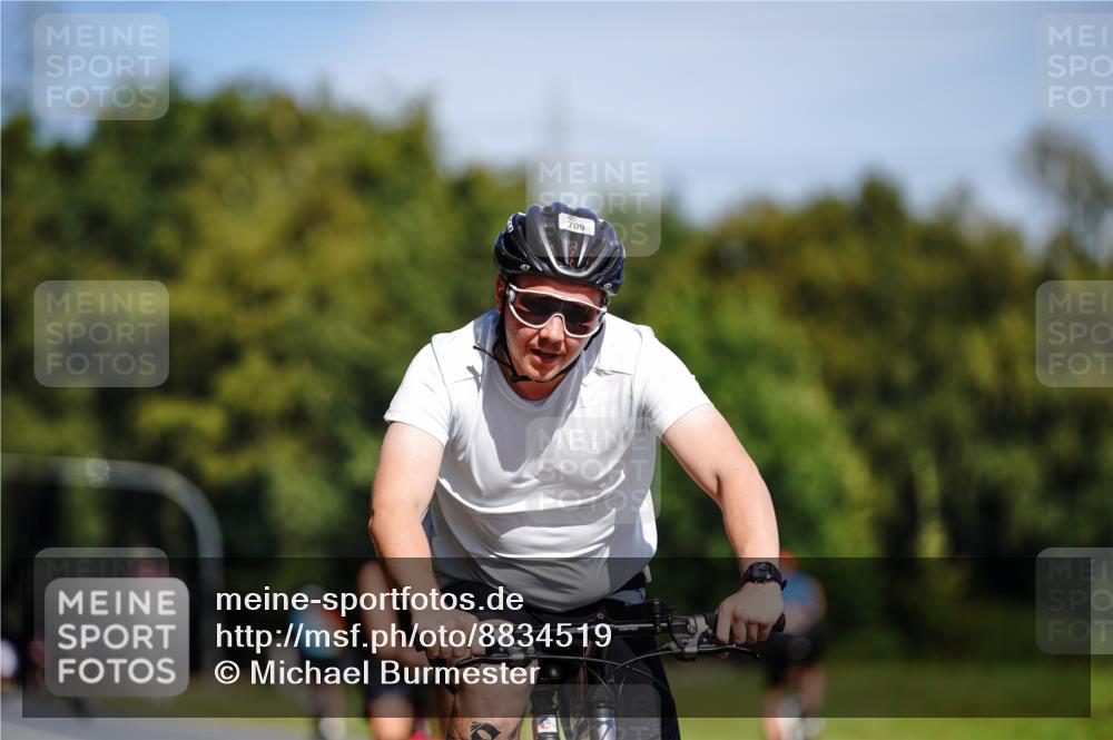07.09.2025 - 19. Norderstedt Triathlon Michael Burmester http://msf.ph/oto/8834519 07.09.2025 12:21:28 Radfahren 709, 1224 meine-sportfotos.de