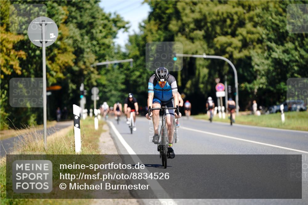 07.09.2025 - 19. Norderstedt Triathlon Michael Burmester http://msf.ph/oto/8834526 07.09.2025 12:21:42 Radfahren 730 meine-sportfotos.de