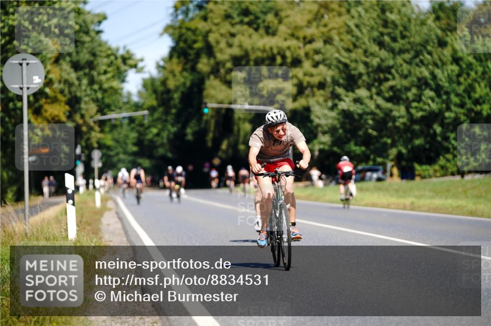 07.09.2025 - 19. Norderstedt Triathlon Michael Burmester http://msf.ph/oto/8834531 07.09.2025 12:21:46 Radfahren 701, 730, 1212 meine-sportfotos.de