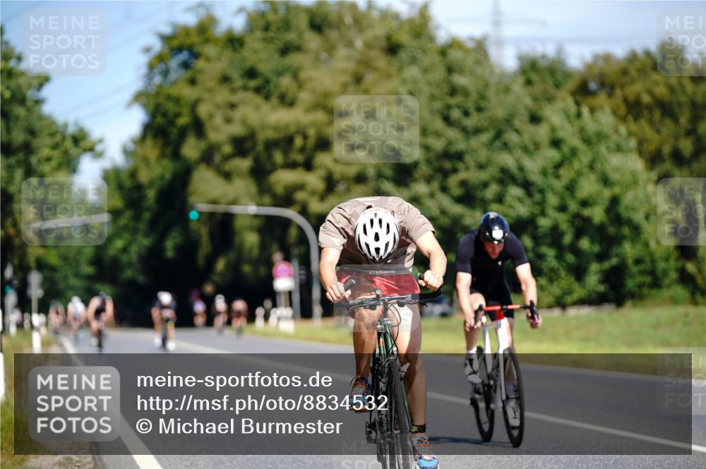 07.09.2025 - 19. Norderstedt Triathlon Michael Burmester http://msf.ph/oto/8834532 07.09.2025 12:21:47 Radfahren 701, 730, 1212 meine-sportfotos.de