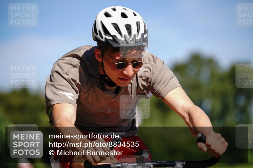 07.09.2025 - 19. Norderstedt Triathlon Michael Burmester http://msf.ph/oto/8834535 07.09.2025 12:21:49 Radfahren 701, 1212 meine-sportfotos.de