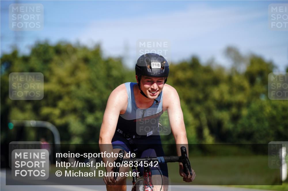 07.09.2025 - 19. Norderstedt Triathlon Michael Burmester http://msf.ph/oto/8834542 07.09.2025 12:21:58 Radfahren 218, 250, 1342 meine-sportfotos.de