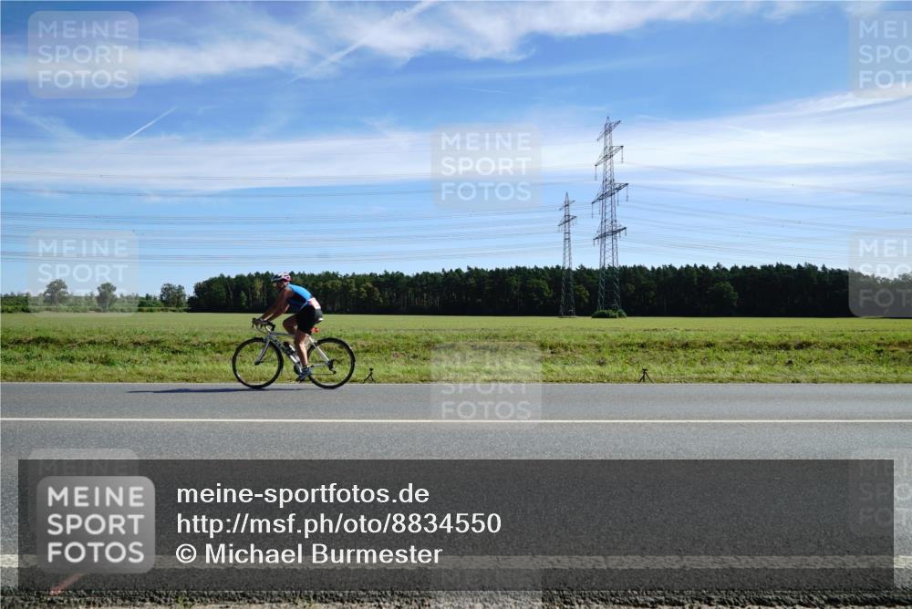 07.09.2025 - 19. Norderstedt Triathlon Michael Burmester http://msf.ph/oto/8834550 07.09.2025 11:58:24 Radfahren 1359 meine-sportfotos.de