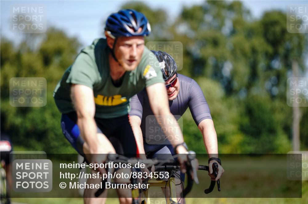 07.09.2025 - 19. Norderstedt Triathlon Michael Burmester http://msf.ph/oto/8834553 07.09.2025 12:22:06 Radfahren 188, 1346, 1398 meine-sportfotos.de