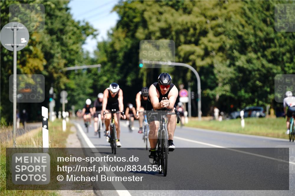 07.09.2025 - 19. Norderstedt Triathlon Michael Burmester http://msf.ph/oto/8834554 07.09.2025 12:22:18 Radfahren 236, 308, 783 meine-sportfotos.de