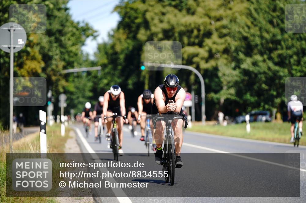 07.09.2025 - 19. Norderstedt Triathlon Michael Burmester http://msf.ph/oto/8834555 07.09.2025 12:22:18 Radfahren 236, 308, 783 meine-sportfotos.de