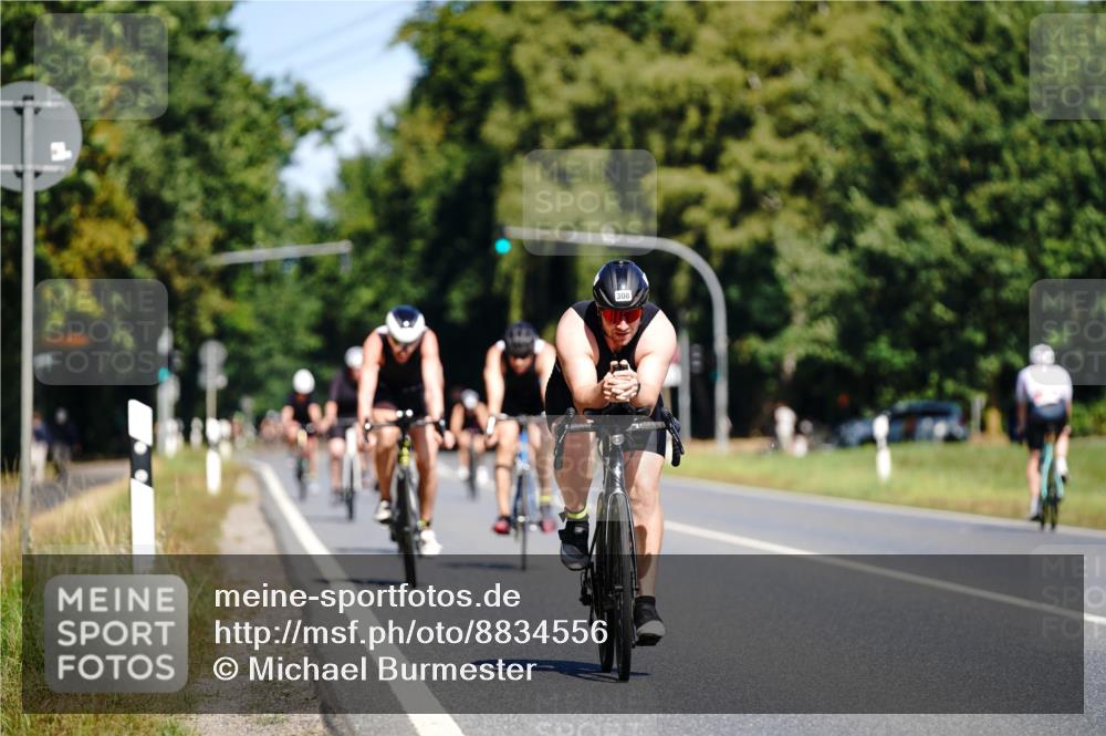 07.09.2025 - 19. Norderstedt Triathlon Michael Burmester http://msf.ph/oto/8834556 07.09.2025 12:22:18 Radfahren 236, 308, 783 meine-sportfotos.de