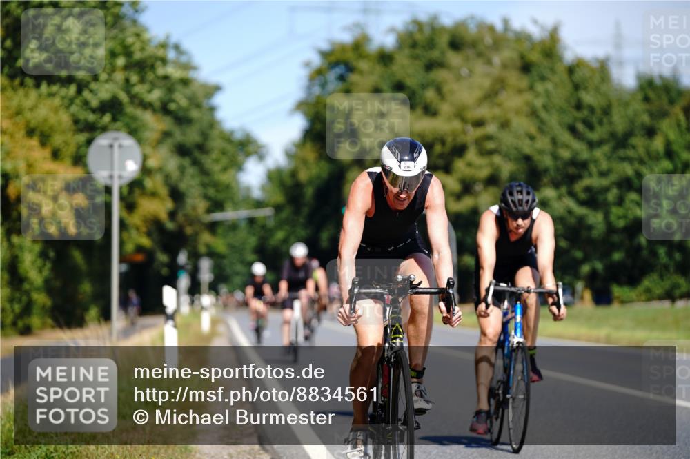 07.09.2025 - 19. Norderstedt Triathlon Michael Burmester http://msf.ph/oto/8834561 07.09.2025 12:22:20 Radfahren 236, 308, 783, 1359 meine-sportfotos.de