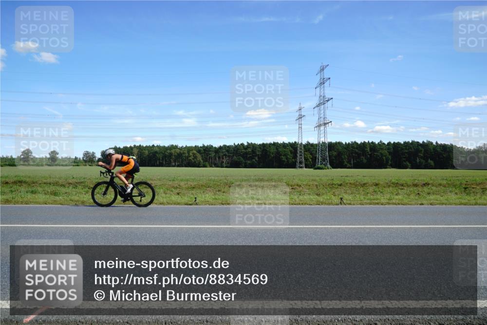 07.09.2025 - 19. Norderstedt Triathlon Michael Burmester http://msf.ph/oto/8834569 07.09.2025 14:00:04 Radfahren 1016 meine-sportfotos.de