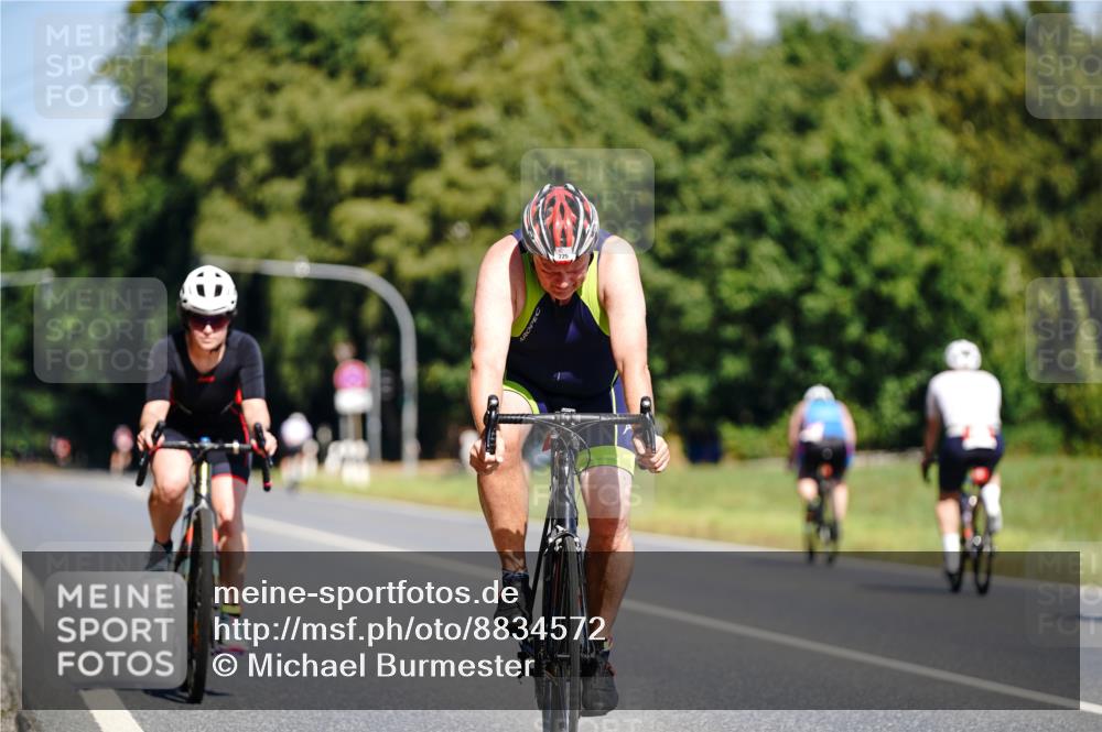 07.09.2025 - 19. Norderstedt Triathlon Michael Burmester http://msf.ph/oto/8834572 07.09.2025 12:22:26 Radfahren 725, 757, 792, 1338 meine-sportfotos.de