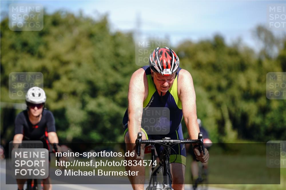 07.09.2025 - 19. Norderstedt Triathlon Michael Burmester http://msf.ph/oto/8834574 07.09.2025 12:22:26 Radfahren 725, 757, 792, 1338 meine-sportfotos.de