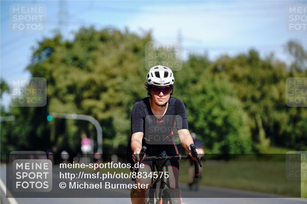 07.09.2025 - 19. Norderstedt Triathlon Michael Burmester http://msf.ph/oto/8834575 07.09.2025 12:22:27 Radfahren 725, 757, 792, 1338 meine-sportfotos.de