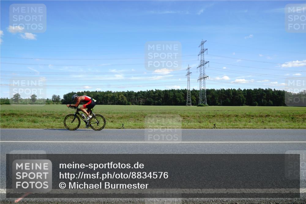 07.09.2025 - 19. Norderstedt Triathlon Michael Burmester http://msf.ph/oto/8834576 07.09.2025 14:00:06 Radfahren 1016 meine-sportfotos.de
