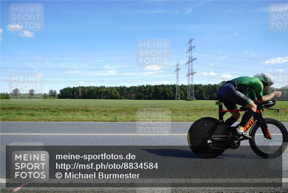 07.09.2025 - 19. Norderstedt Triathlon Michael Burmester http://msf.ph/oto/8834584 07.09.2025 14:00:06 Radfahren 1016 meine-sportfotos.de