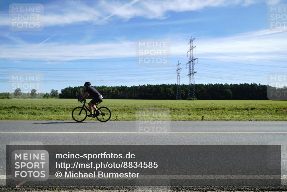 07.09.2025 - 19. Norderstedt Triathlon Michael Burmester http://msf.ph/oto/8834585 07.09.2025 11:58:28 Radfahren 233, 1306, 1359 meine-sportfotos.de