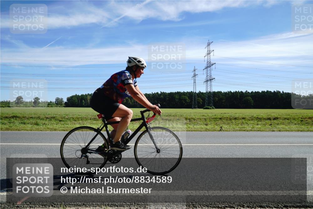 07.09.2025 - 19. Norderstedt Triathlon Michael Burmester http://msf.ph/oto/8834589 07.09.2025 11:58:29 Radfahren 233, 1306, 1359 meine-sportfotos.de